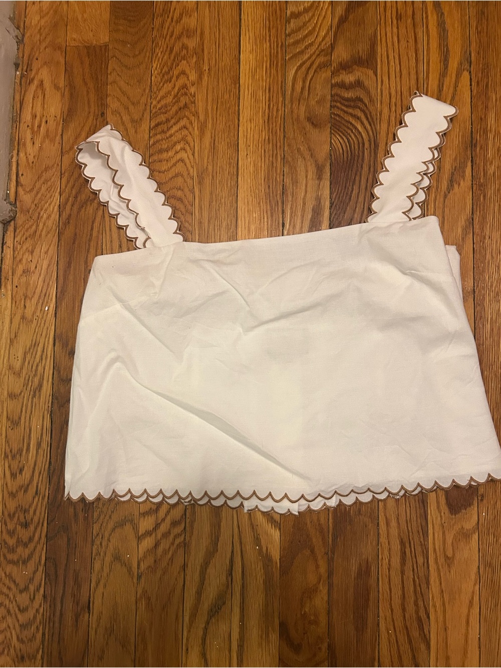 Tuckernuck White Scalloped Too